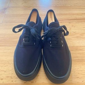 NWOT Classic Black Bongo Sneakers - Size 10